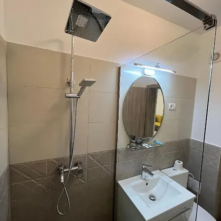 23 Valuri, 2 Camere, 2 Bai