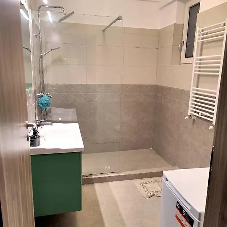 23 Valuri, 2 Camere, 2 Bai *