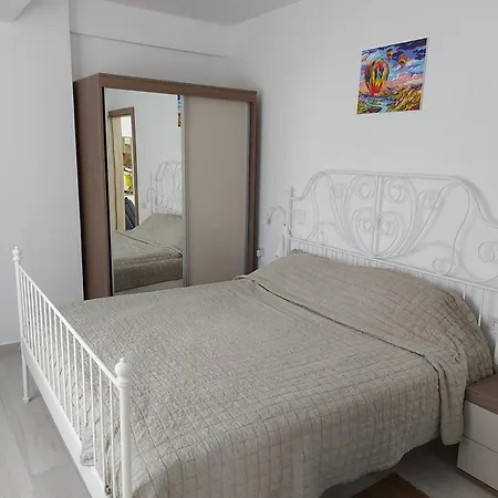 23 Valuri, 2 Camere, 2 Bai *