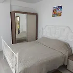 23 Valuri, 2 Camere, 2 Bai *