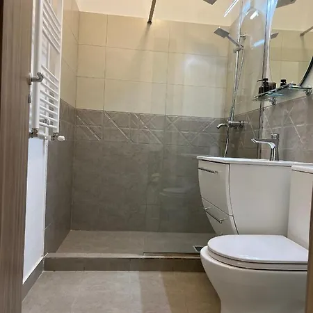 23 Valuri, 2 Camere, 2 Bai * Navodari