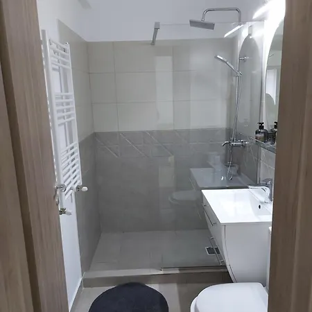 23 Valuri, 2 Camere, 2 Bai Apartment Navodari