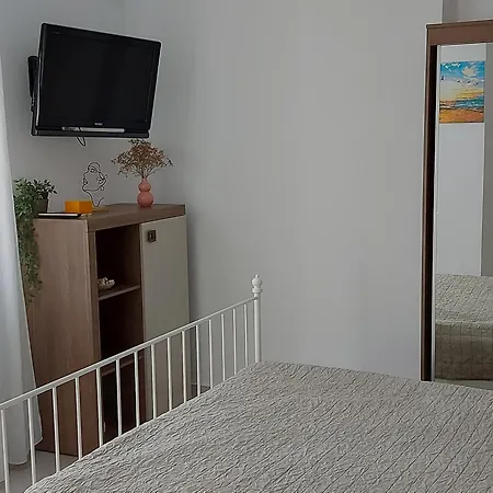 23 Valuri, 2 Camere, 2 Bai